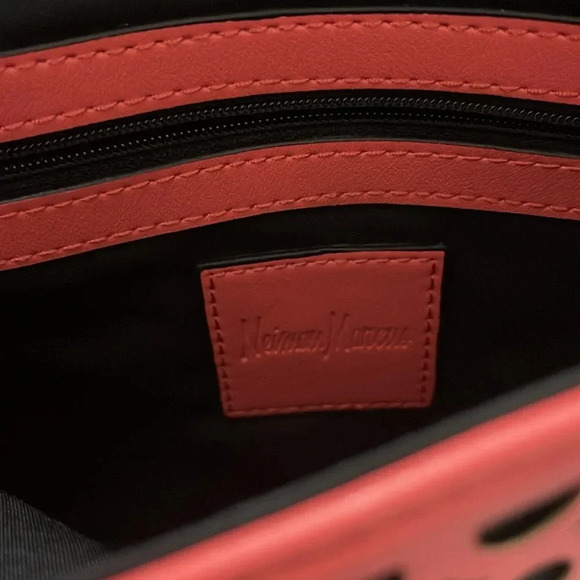 Neiman Marcus Orange and Peach purse Vegan Leather Good Pre-owned Condition. - Picture 3 of 8